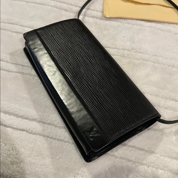 EUC Louis Vuitton monogram Honfleur Epi Leather Bag - black - Picture 11 of 16